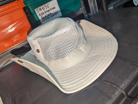 EVENT HAT WIDE BRIM SAFARI WHITE SHABBY & DISCOLOUREDxxxxxxxxxxxxxxxxxxxxxxxxxxxxxxxxxxx